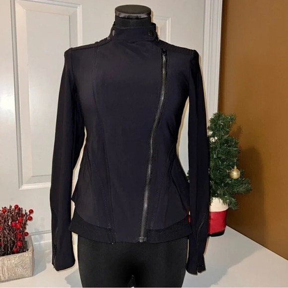 Lululemon Bust A Move Jacket Size 4 ❤️ - Picture 1 of 10